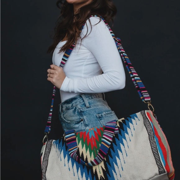 NWOT Aztec Weekender - Picture 4 of 5